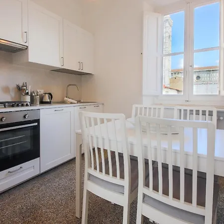 Apartment - Florentine Skyline