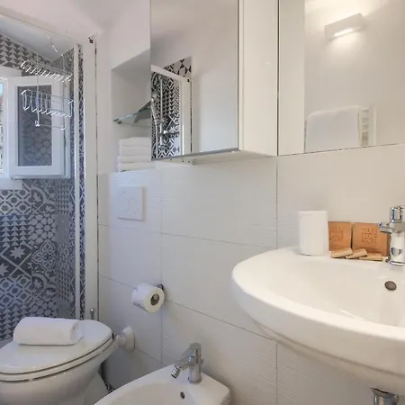 - Florentine Skyline Apartment