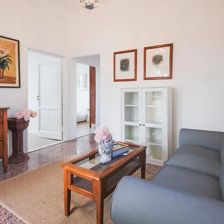 - Florentine Skyline Apartment Florence