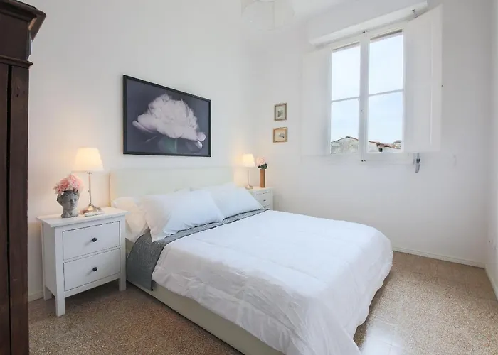 - Florentine Skyline Apartament *