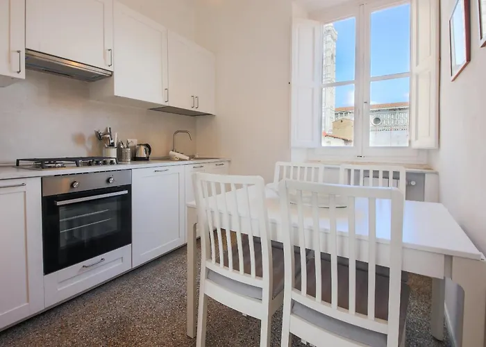 Apartament - Florentine Skyline